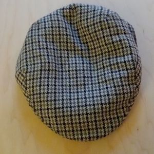 Black and white Kangol cap..size large.